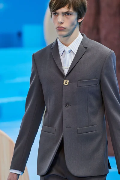 Look 4